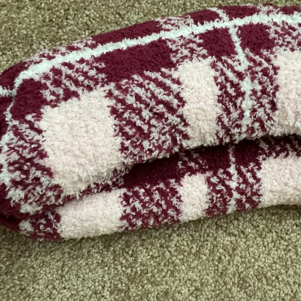 NWT Cuddl Duds Comfort Code Burgundy/Pink/White Sherpa Lined Lounge Socks 4-10